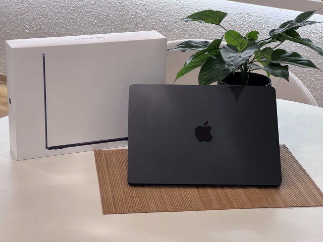 MacBook Air 2022 M2 13” 256GB 2 ÉV Garanciával