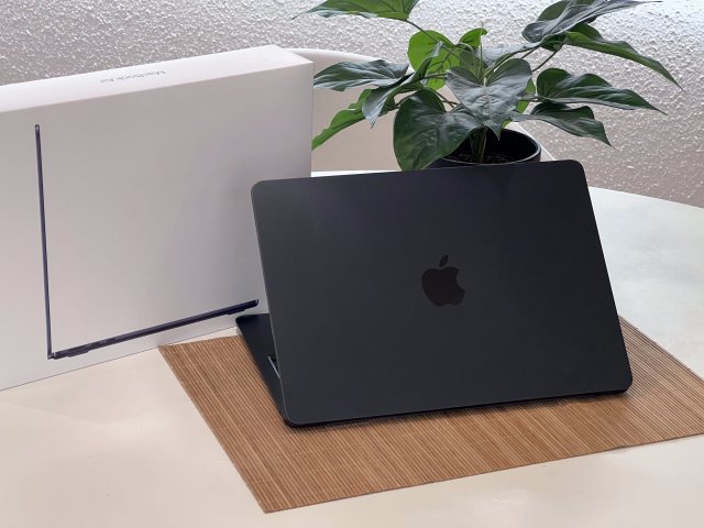 MacBook Air 2022 M2 13” 256GB 2 ÉV Garanciával