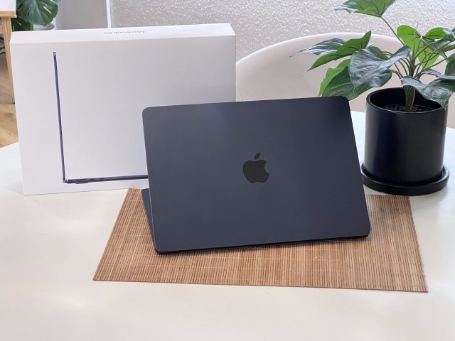 MacBook Air 2022 M2 13” 256GB 2 ÉV Garanciával