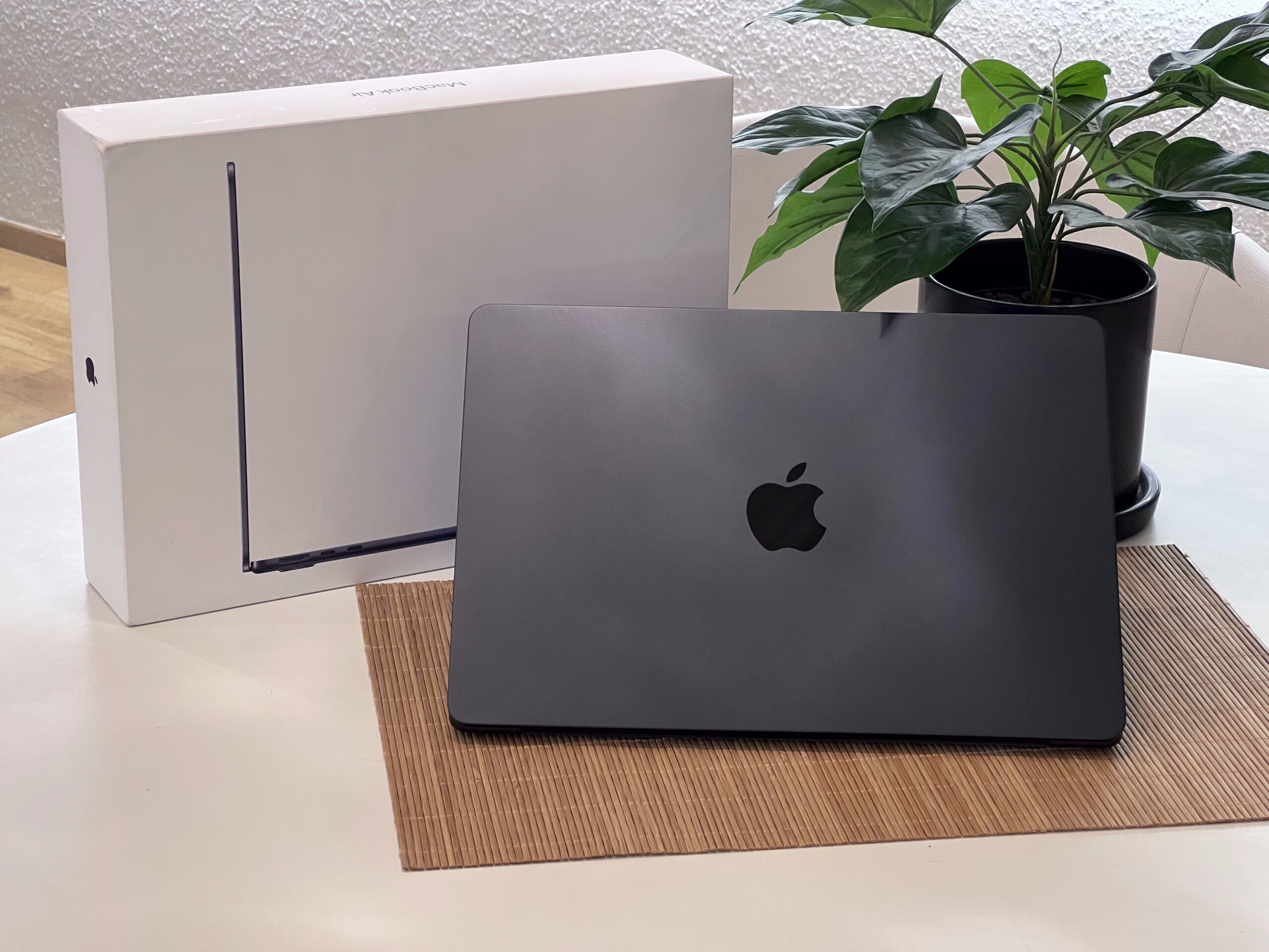 Hibátlan MacBook Air 2025 M4 13” 256GB 2 ÉV Garanciával 100%