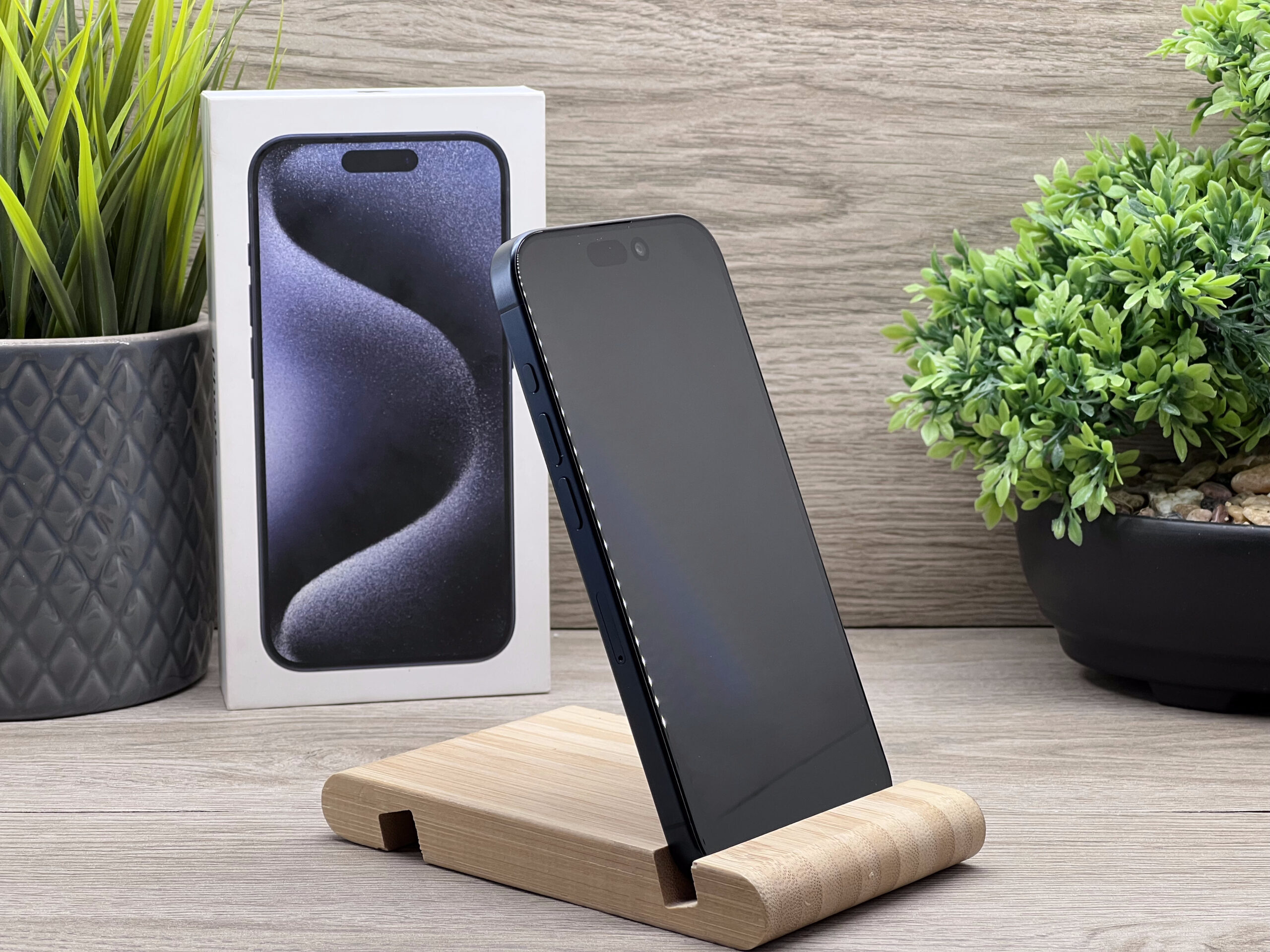 Hibátlan iPhone 15 Pro Blue Titanium 256GB 2 ÉV Garanciával 92%