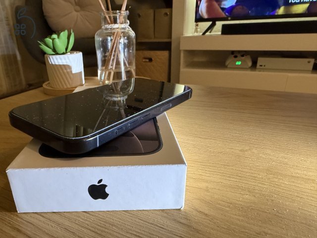 Eladó iPhone 16 pro 128 Gb black