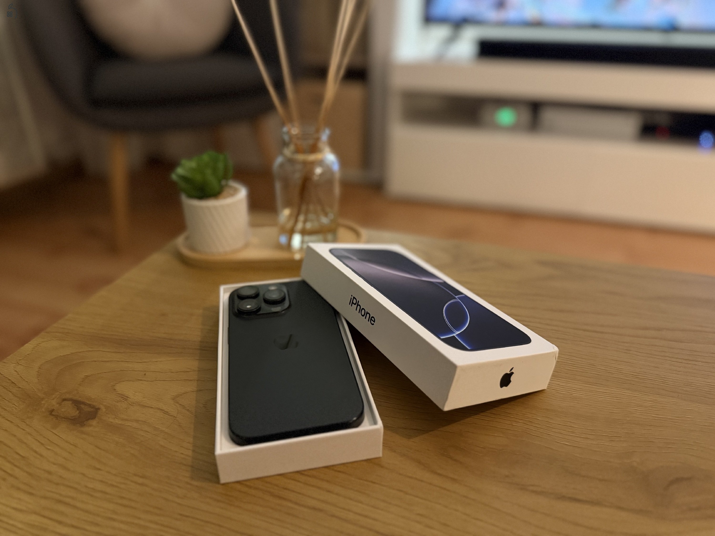 Eladó iPhone 16 pro 128 Gb black