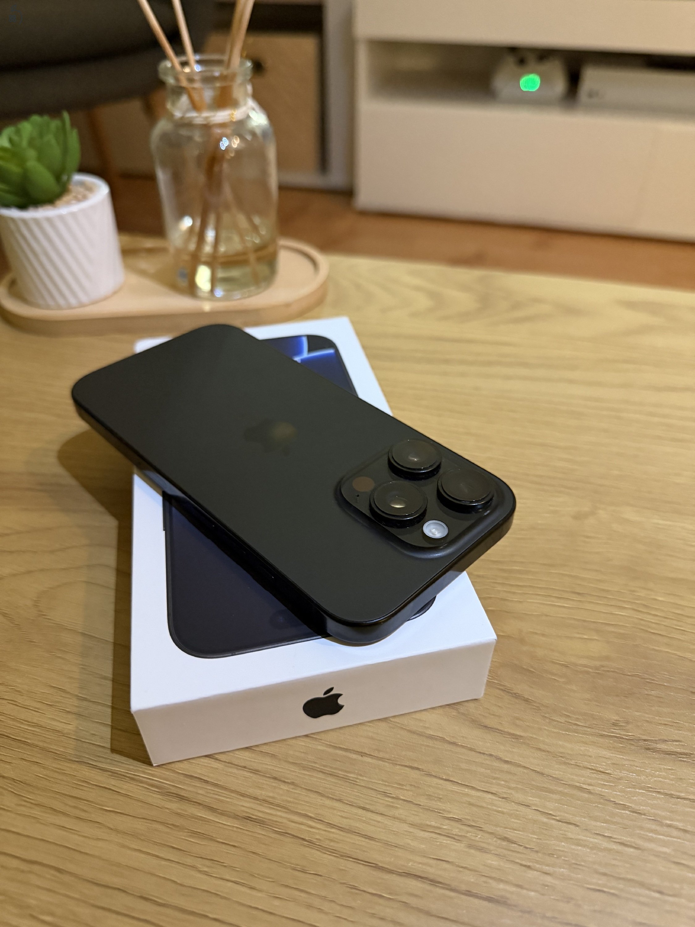 Eladó iPhone 16 pro 128 Gb black