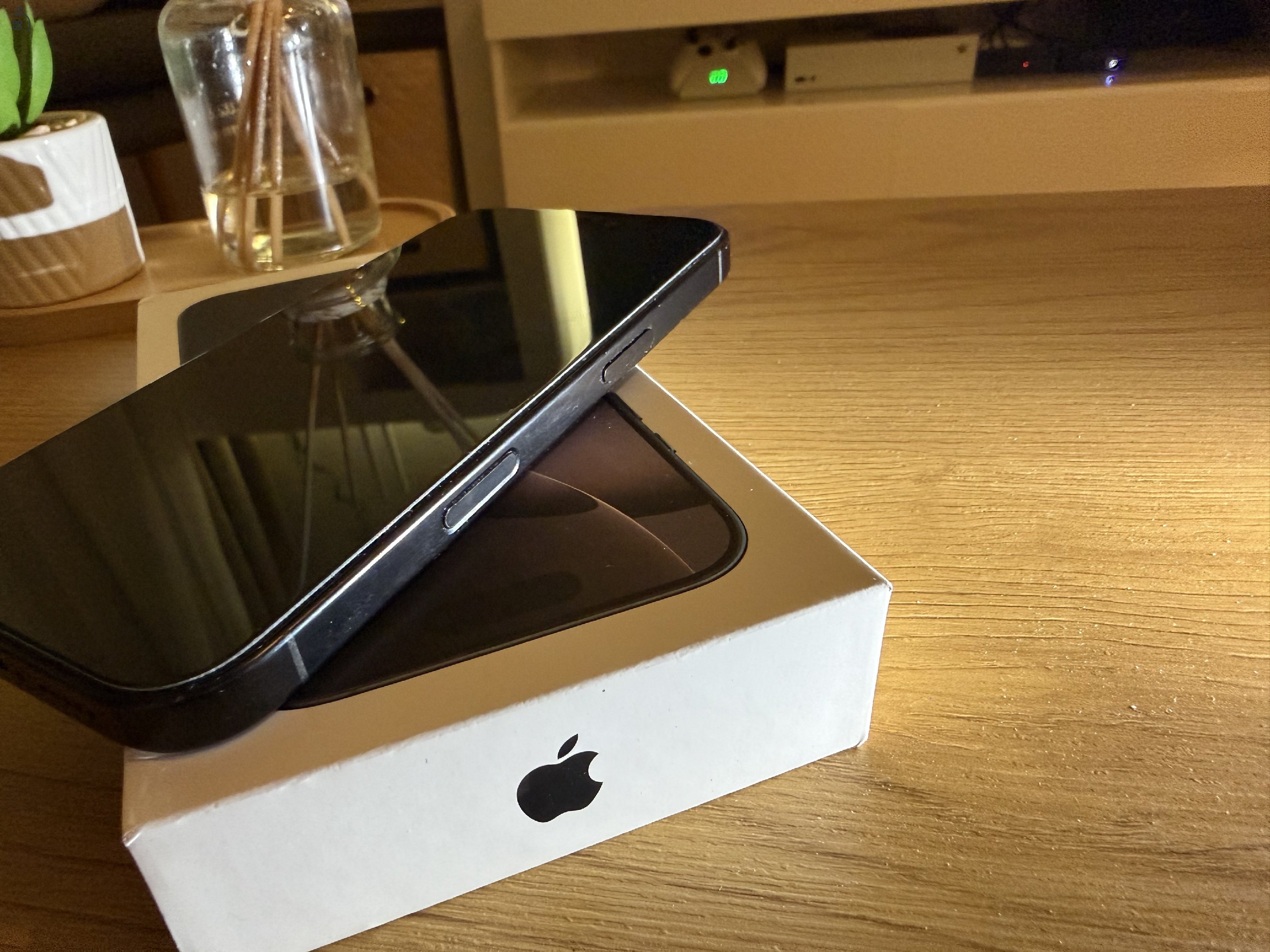 Eladó iPhone 16 pro 128 Gb black