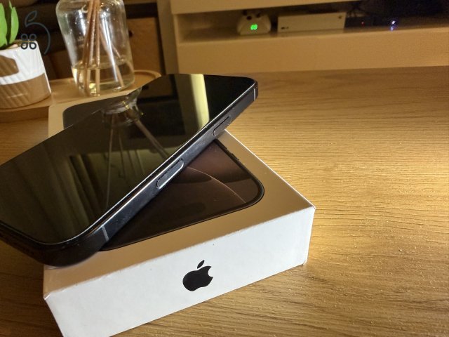 Eladó iPhone 16 pro 128 Gb black