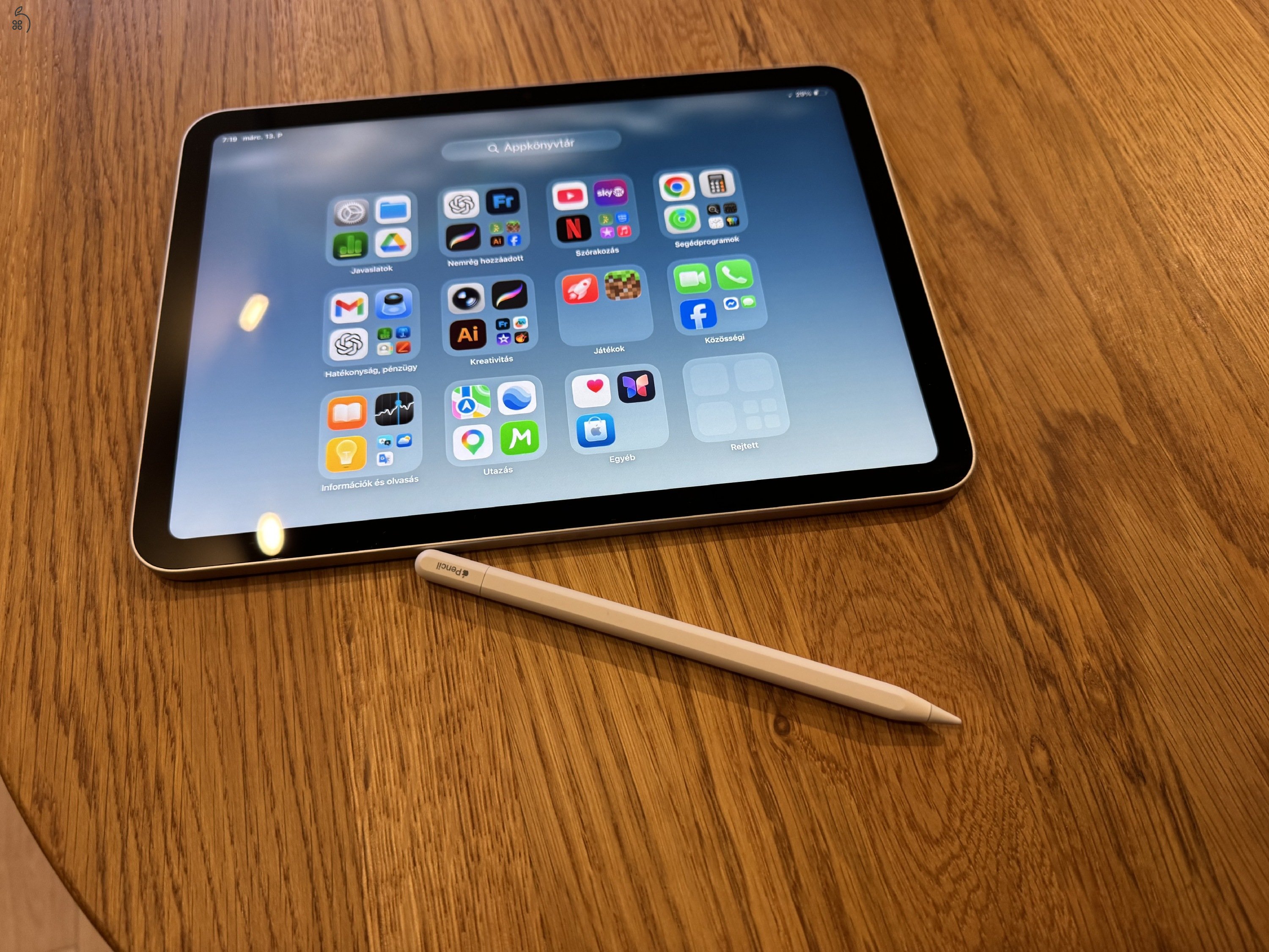 Legújabb iPad Apple Pencil-el és tokkal eladó. 7 hónap apple garancia!