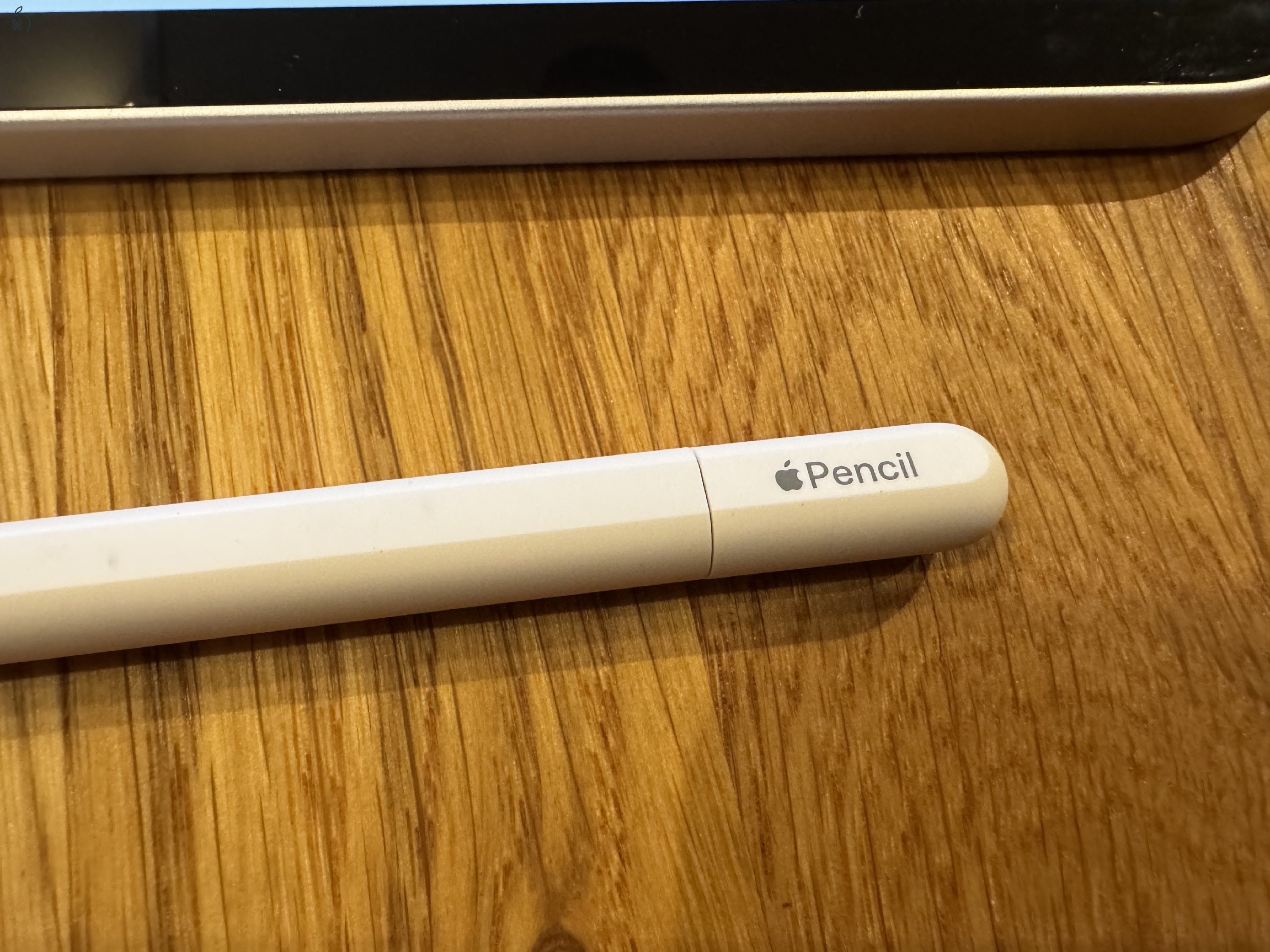 Legújabb iPad Apple Pencil-el és tokkal eladó. 7 hónap apple garancia!
