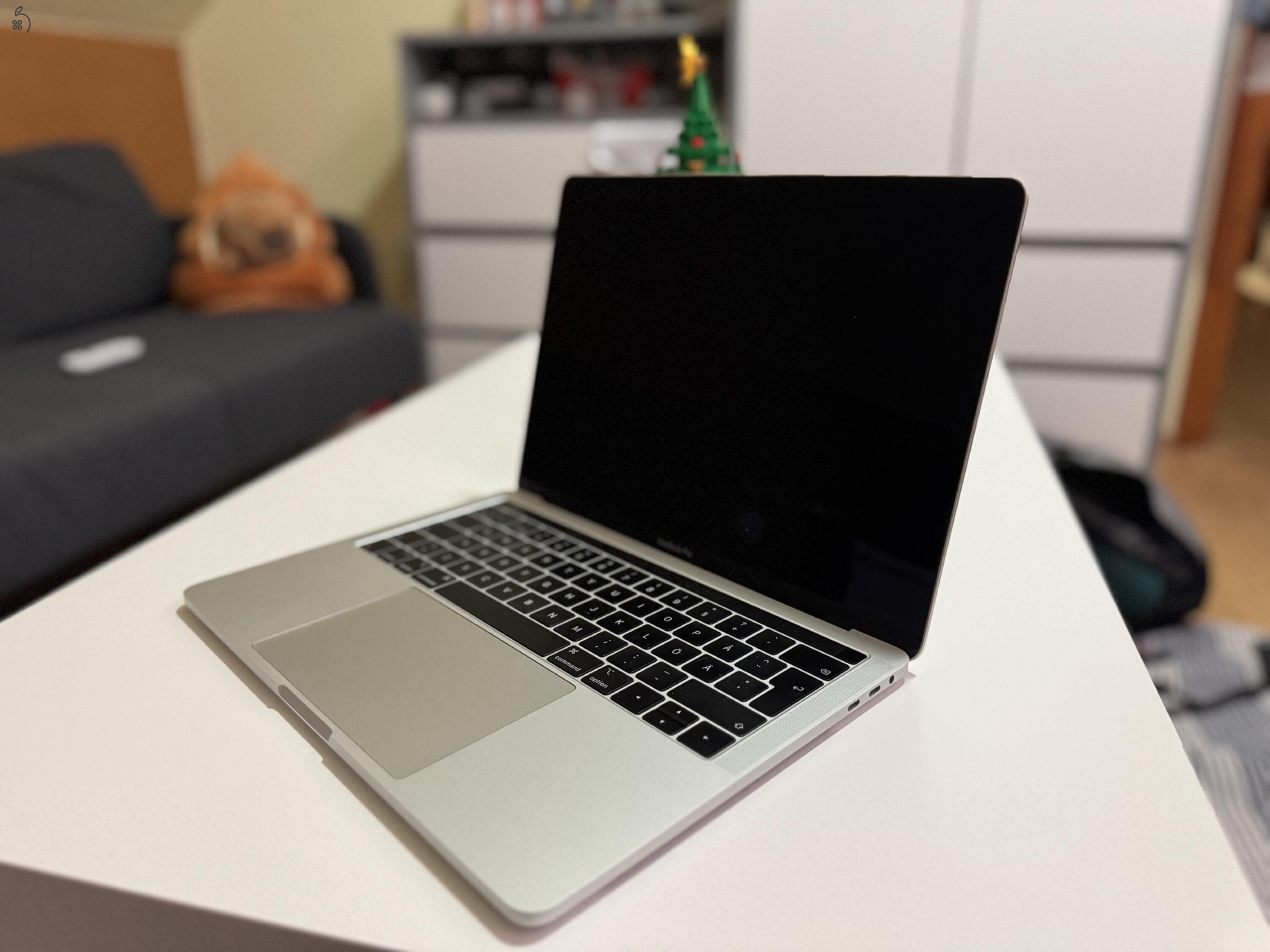 Macbook Pro 13-inch 2019 8gb 256gb