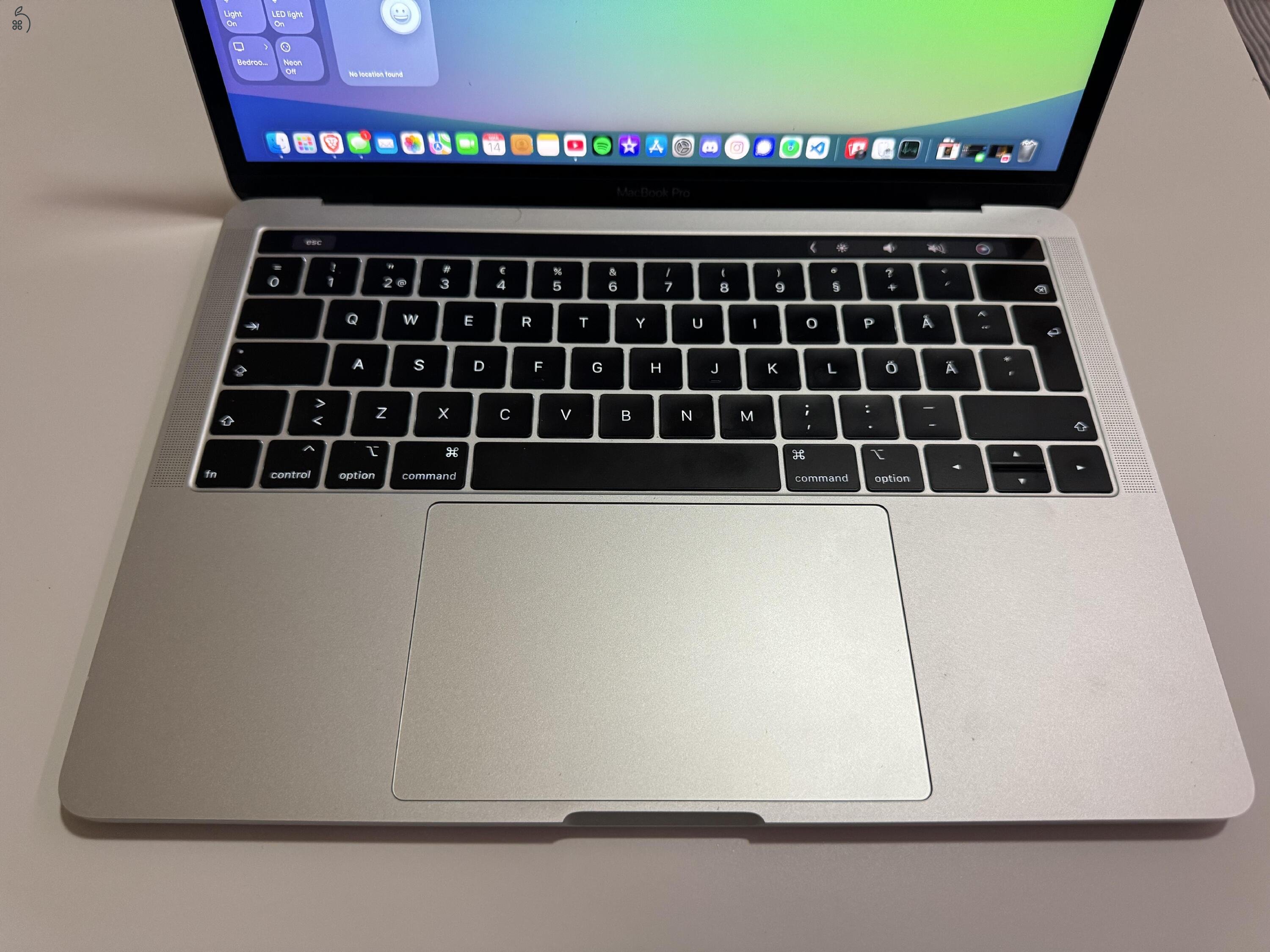 Macbook Pro 13-inch 2019 8gb 256gb