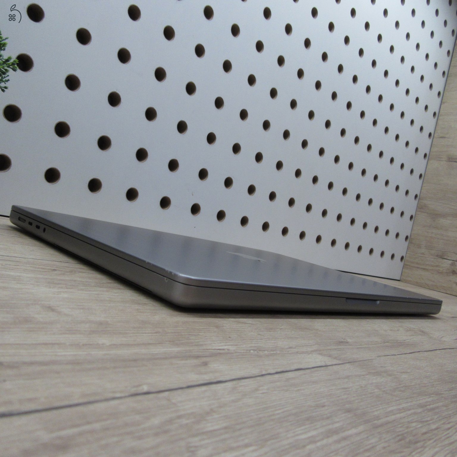 Apple MacBook Pro 16 (2021) 32GB/512GB használt, megkímélt, 83% akku, 158 ciklus