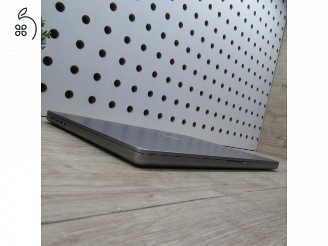 Apple MacBook Pro 16 (2021) 32GB/512GB használt, megkímélt, 83% akku, 158 ciklus
