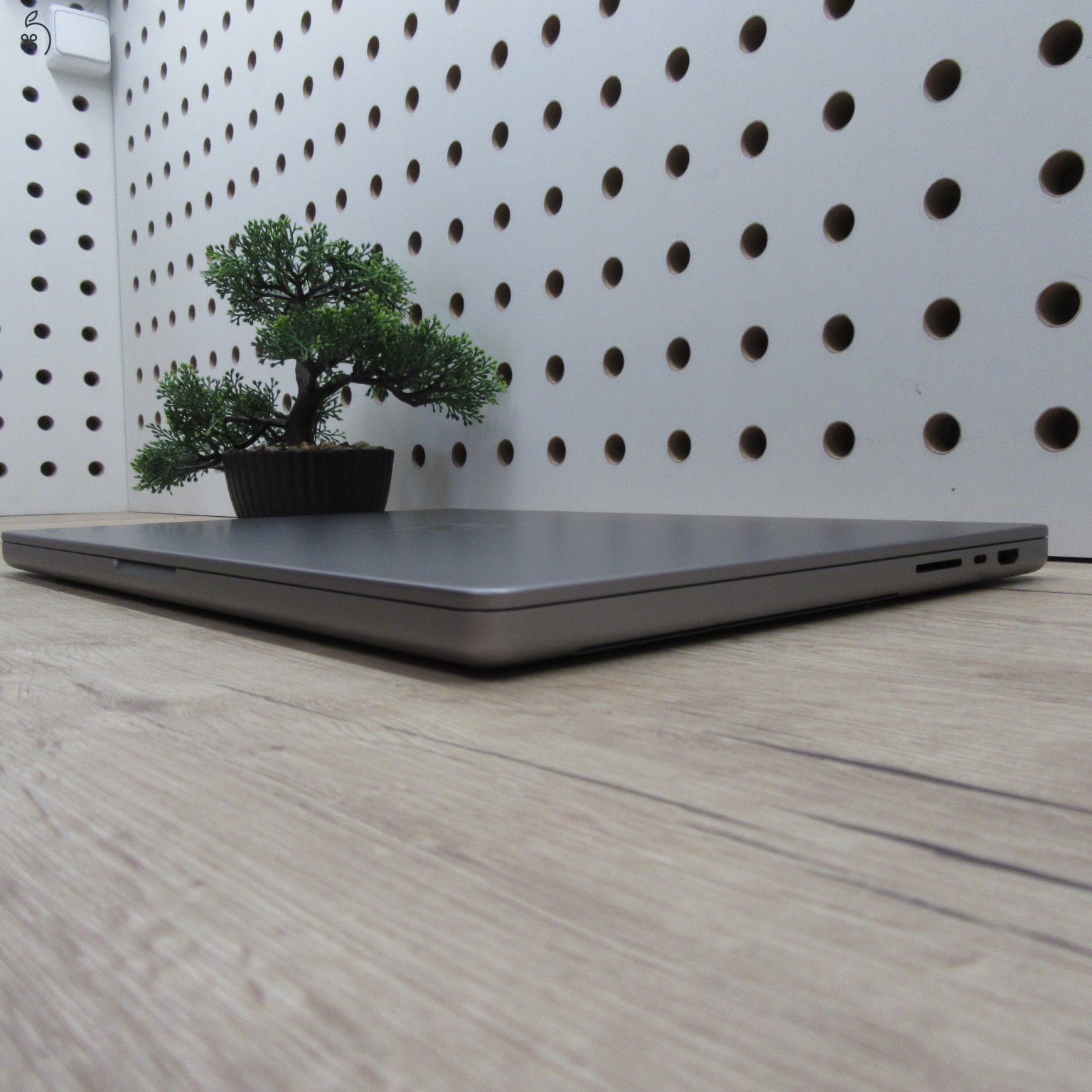 Apple MacBook Pro 16 (2023) M2 Max 32GB/500GB használt, karcmentes, 93% akku, 116 ciklus