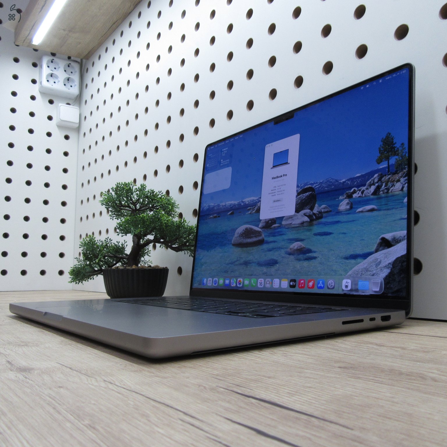 Apple MacBook Pro 16 (2023) M2 Max 32GB/500GB használt, karcmentes, 93% akku, 116 ciklus