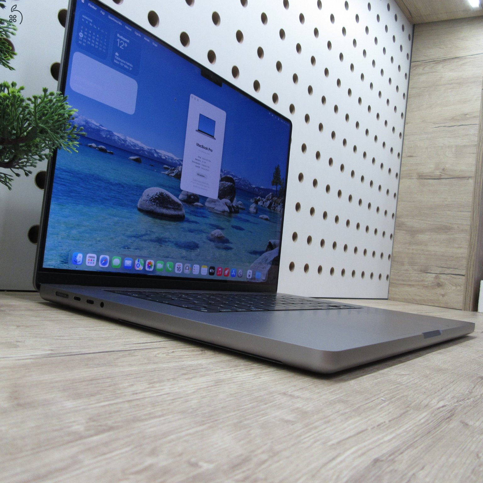 Apple MacBook Pro 16 (2023) M2 Max 32GB/500GB használt, karcmentes, 93% akku, 116 ciklus