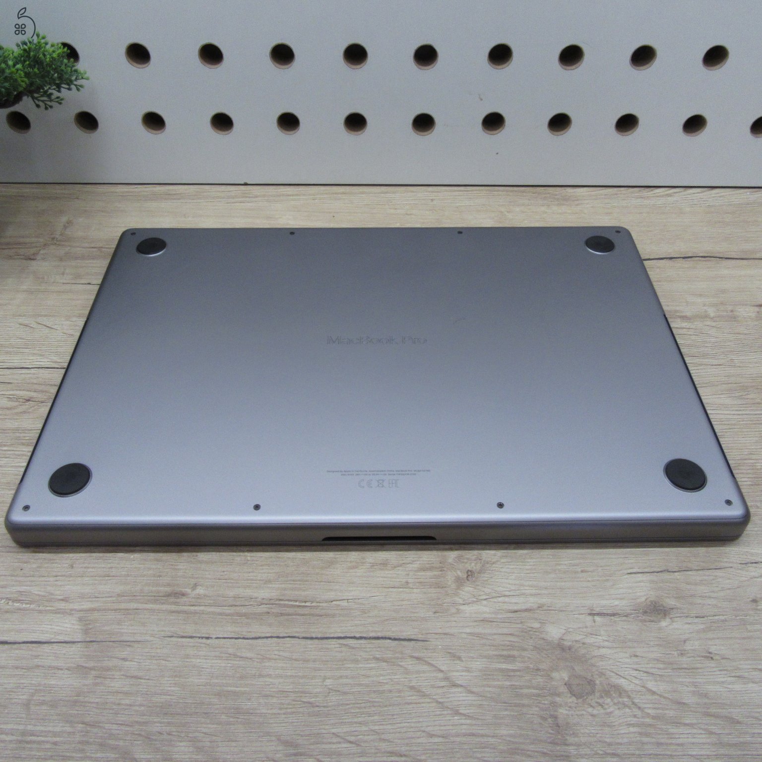 Apple MacBook Pro 16 (2023) M2 Max 32GB/500GB használt, karcmentes, 93% akku, 116 ciklus