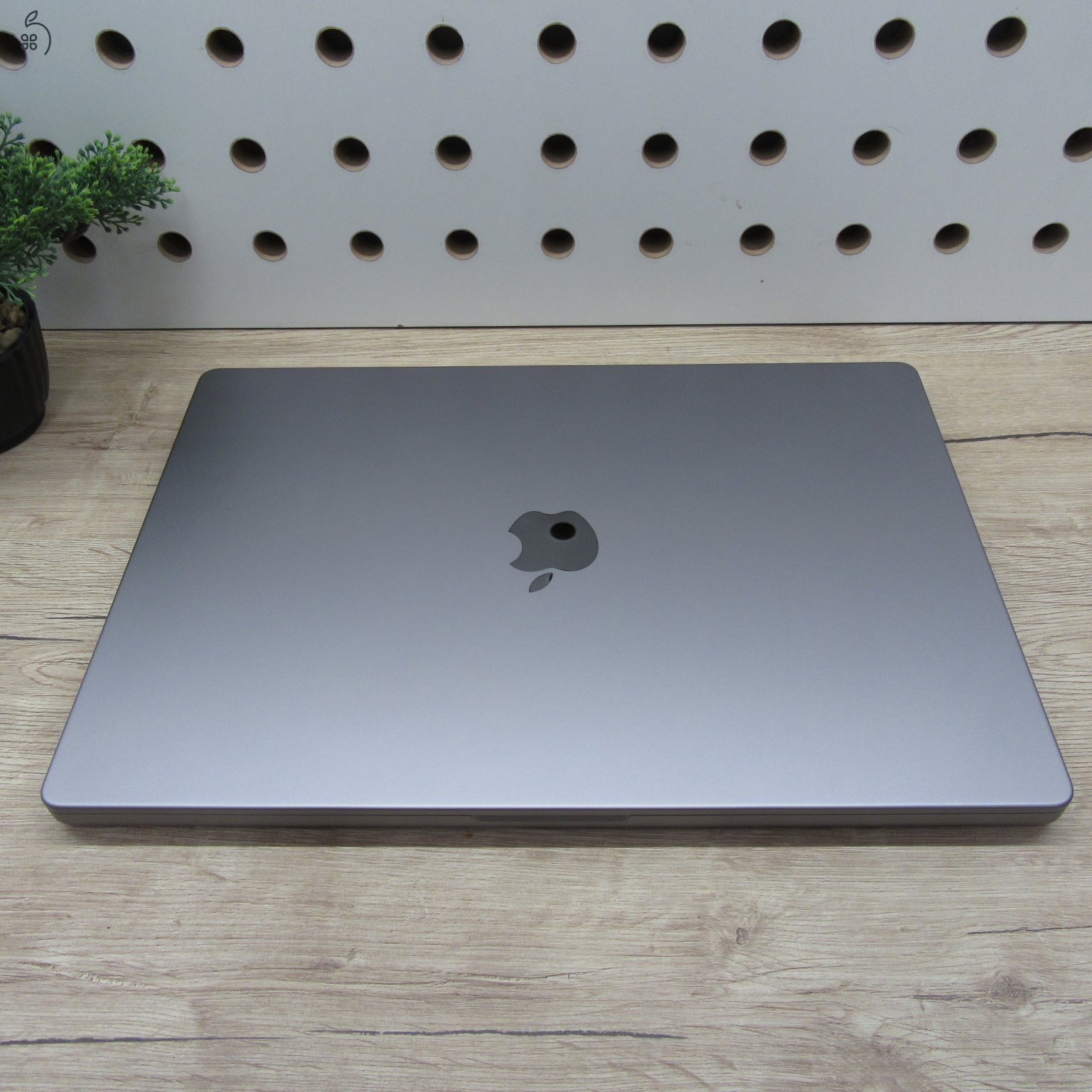 Apple MacBook Pro 16 (2023) M2 Max 32GB/500GB használt, karcmentes, 93% akku, 116 ciklus