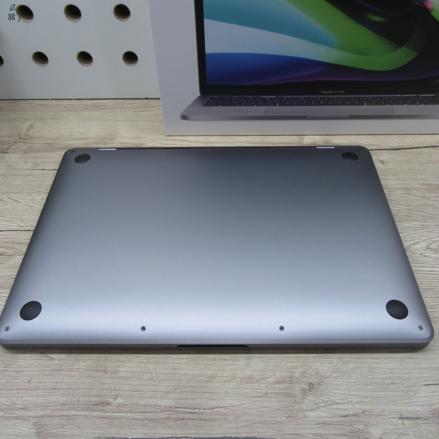 Apple MacBook Pro 13 (2022) 16GB/512GB új, kibontott, 100% akku, 1 töltési ciklus