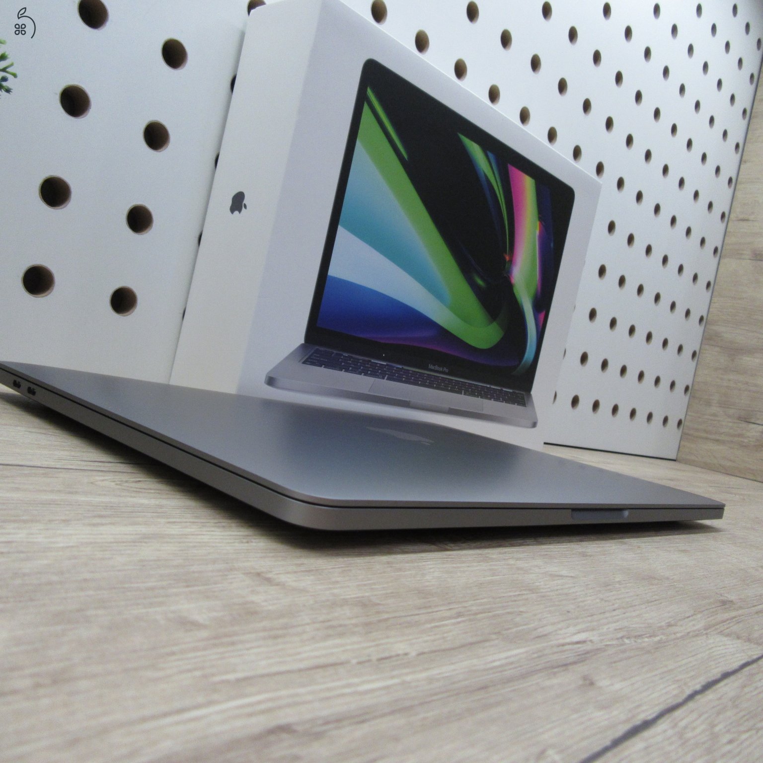 Apple MacBook Pro 13 (2022) 16GB/512GB új, kibontott, 100% akku, 1 töltési ciklus