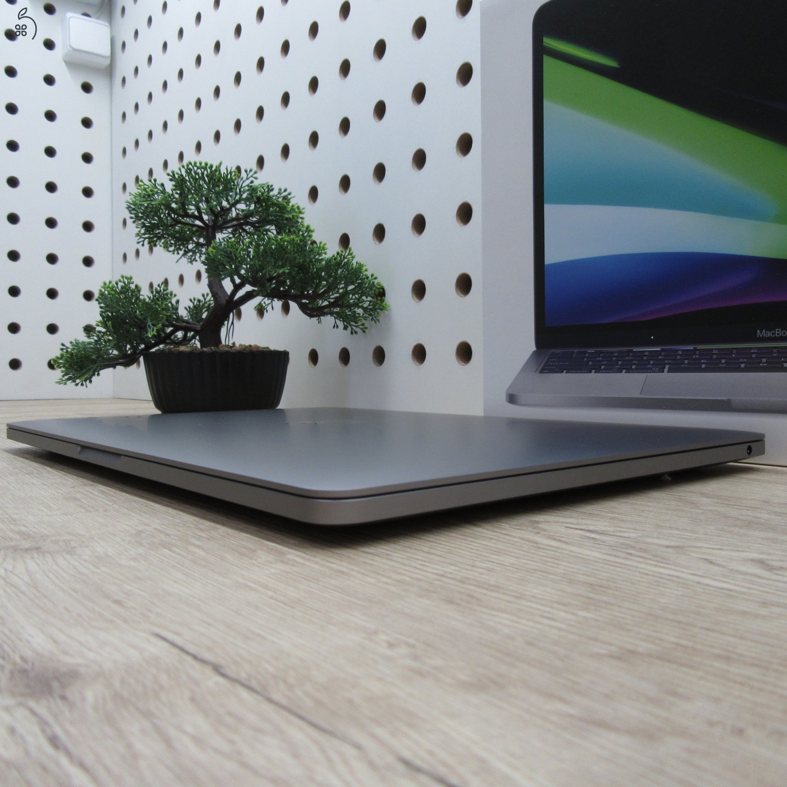Apple MacBook Pro 13 (2022) 16GB/512GB új, kibontott, 100% akku, 1 töltési ciklus