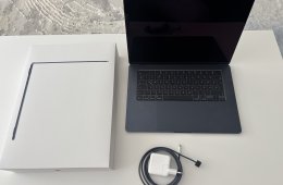 Eladó 15” MacBook Air M4 (2025) laptop asztroszürke színben.