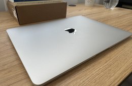 Apple MacBook Air 13 (2020) M1 8GB/256GB – újszerű, szép állapot – 94% akku (126 ciklus)