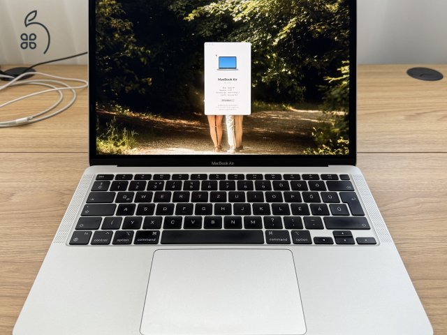 Apple MacBook Air 13 (2020) M1 8GB/256GB – újszerű, szép állapot – 94% akku (126 ciklus)