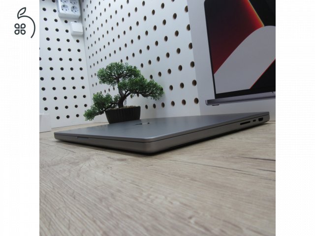 Apple MacBook Pro 16 M1 Max (2023) 32GB/500GB új, kibontott, 100% akku, 2 ciklus
