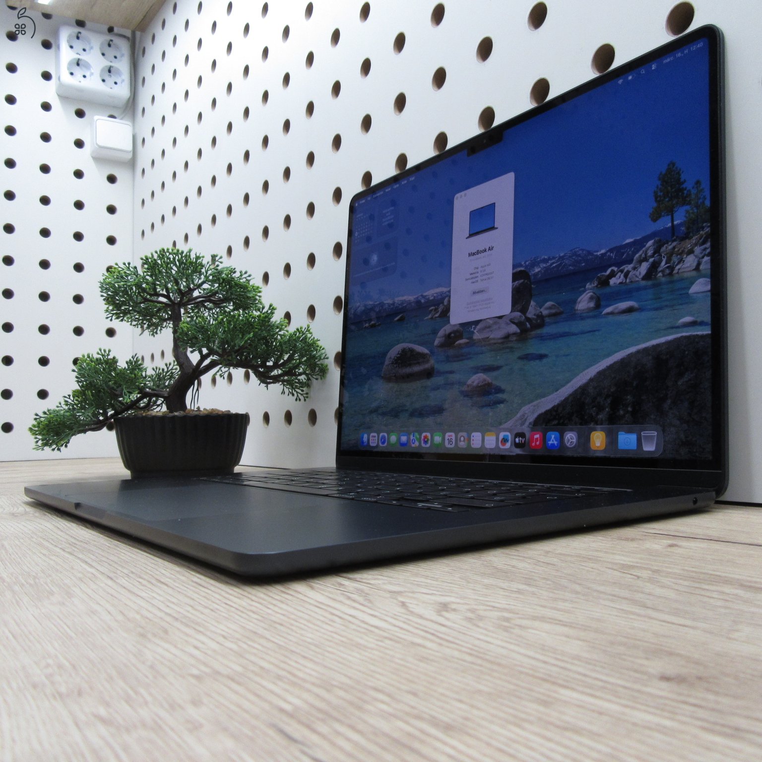 Apple MacBook Air 15 (2024) 8GB/256GB használt, megkímélt, 100% akku, 55 ciklus