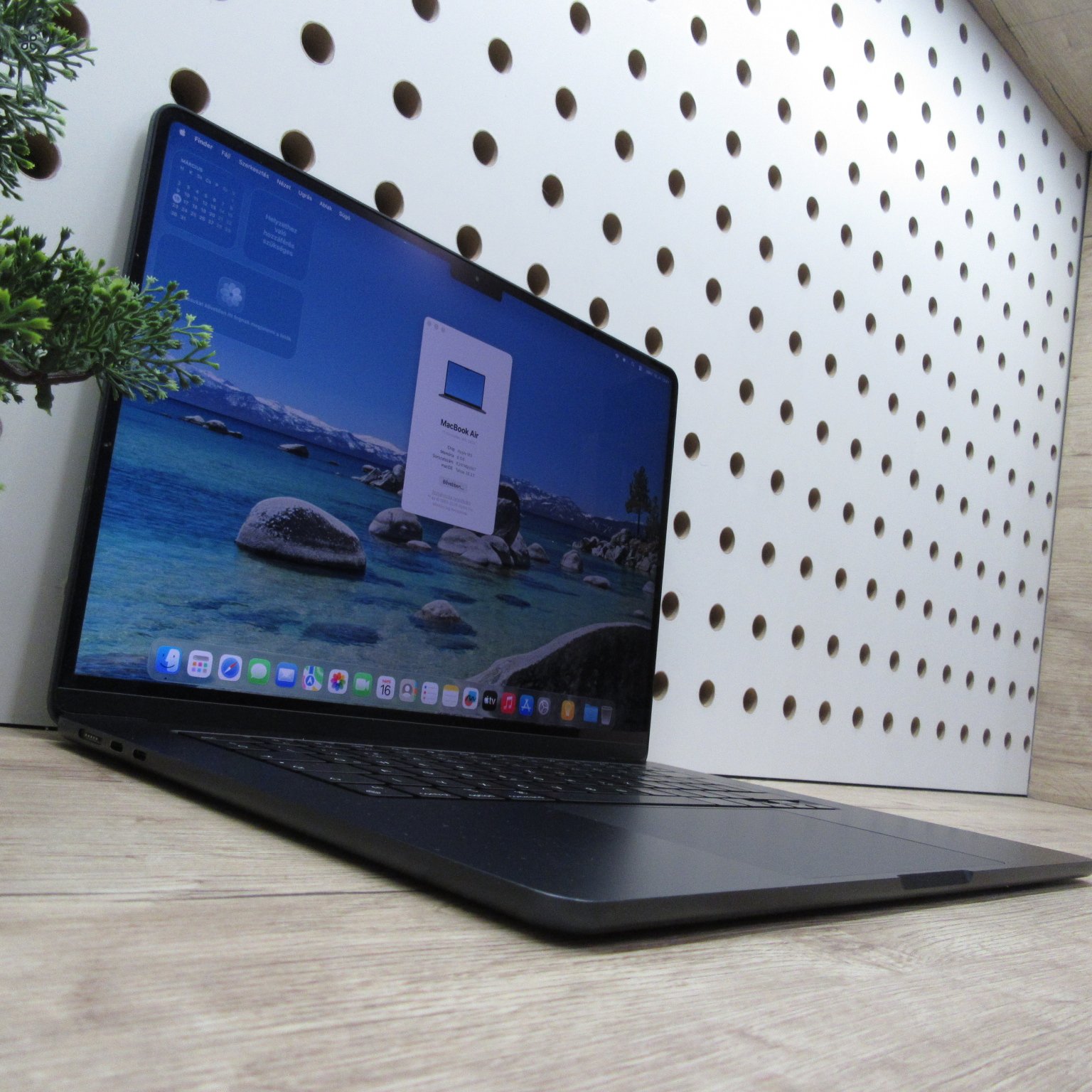 Apple MacBook Air 15 (2024) 8GB/256GB használt, megkímélt, 100% akku, 55 ciklus