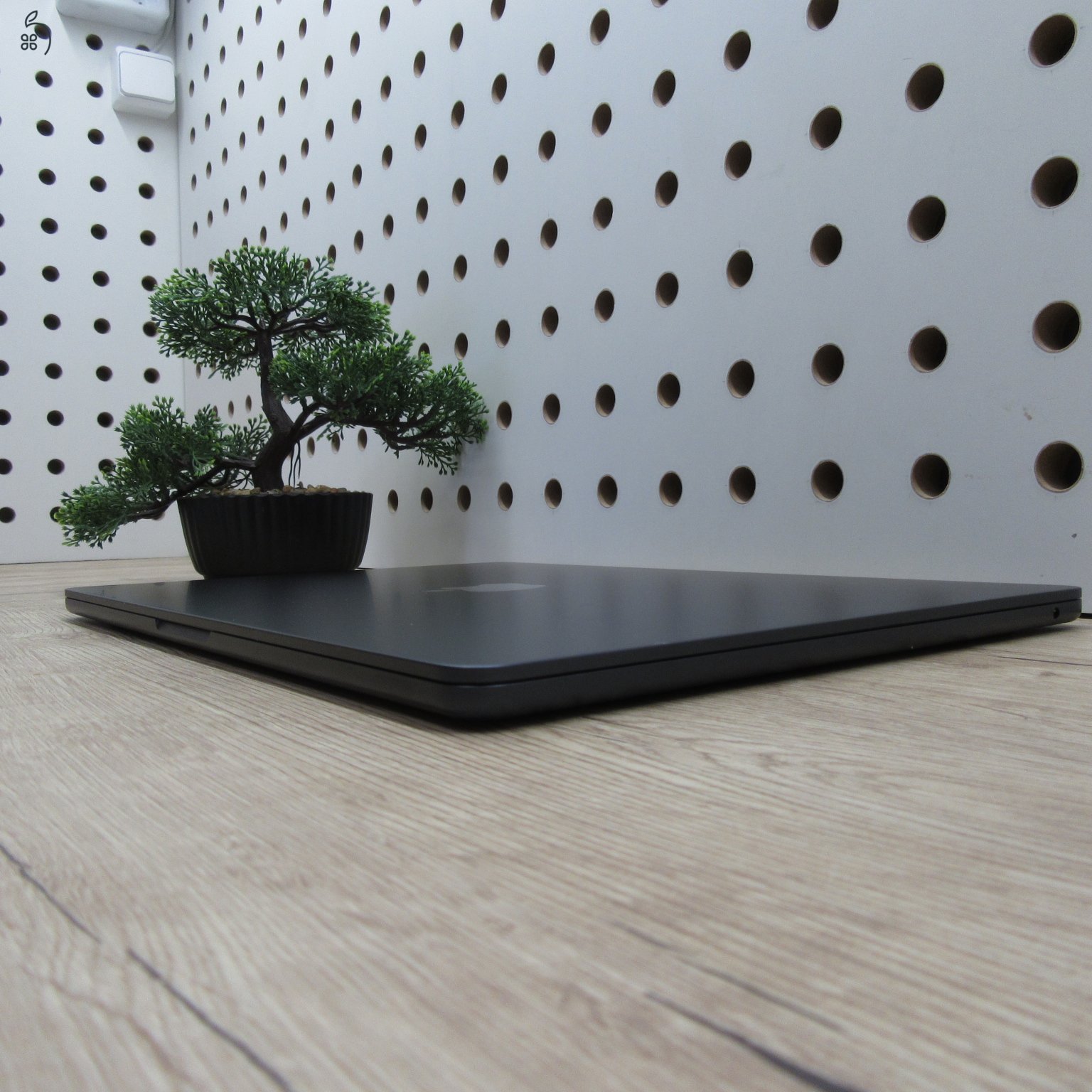 Apple MacBook Air 15 (2024) 8GB/256GB használt, megkímélt, 100% akku, 55 ciklus