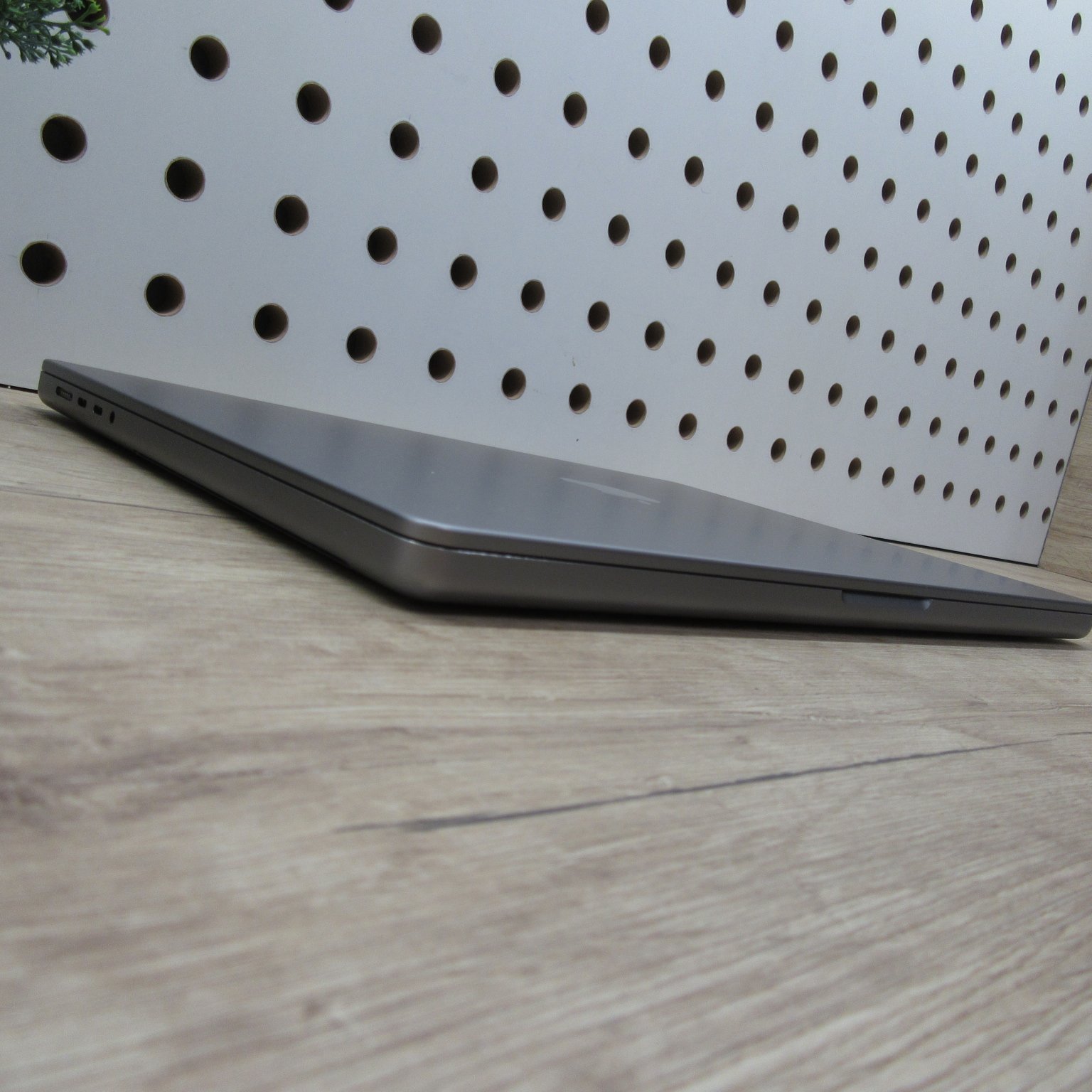 Apple MacBook Pro 16 M1 Max (2021) 32GB/500GB használt, szép állapot, 90% akku, 295 ciklus