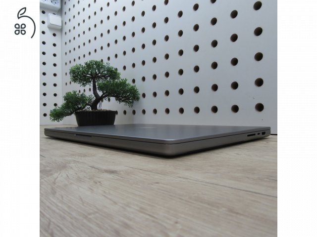 Apple MacBook Pro 16 M1 Max (2021) 32GB/500GB használt, szép állapot, 90% akku, 295 ciklus