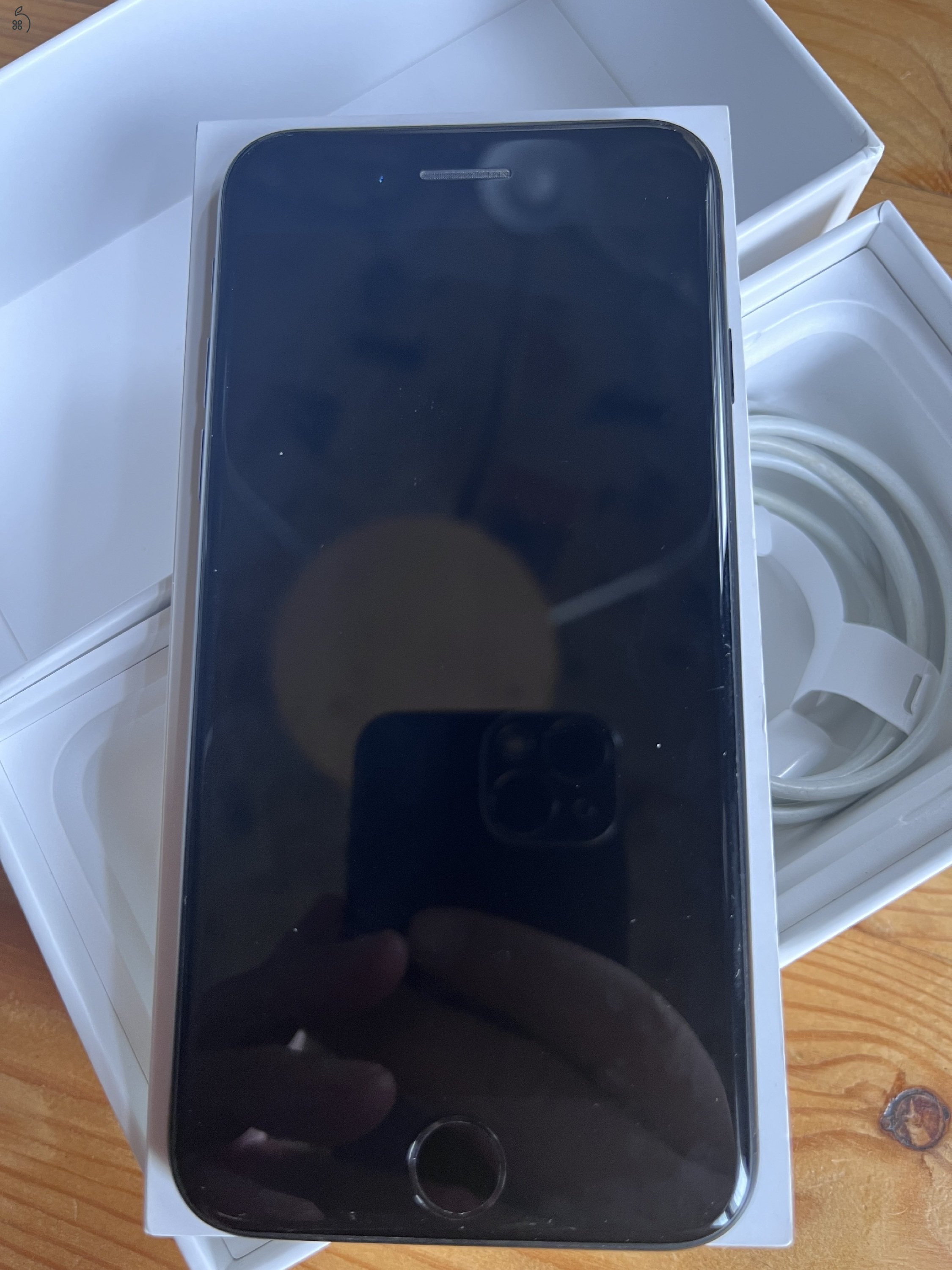 Hibátlan iPhone SE 2020 Black 128GB