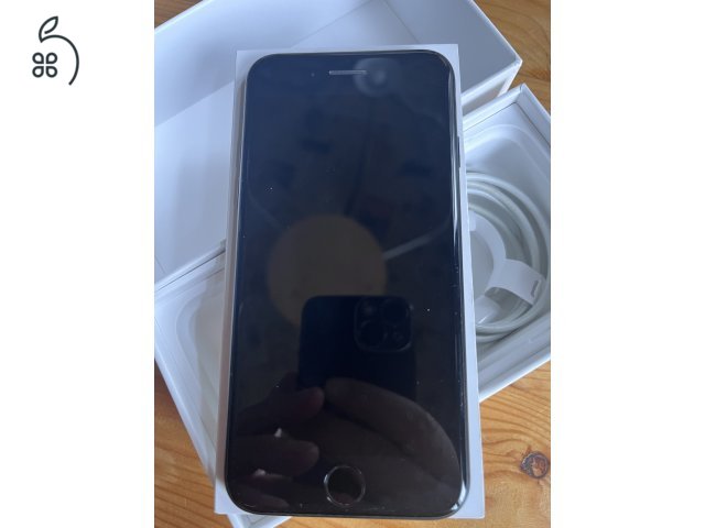 Hibátlan iPhone SE 2020 Black 128GB