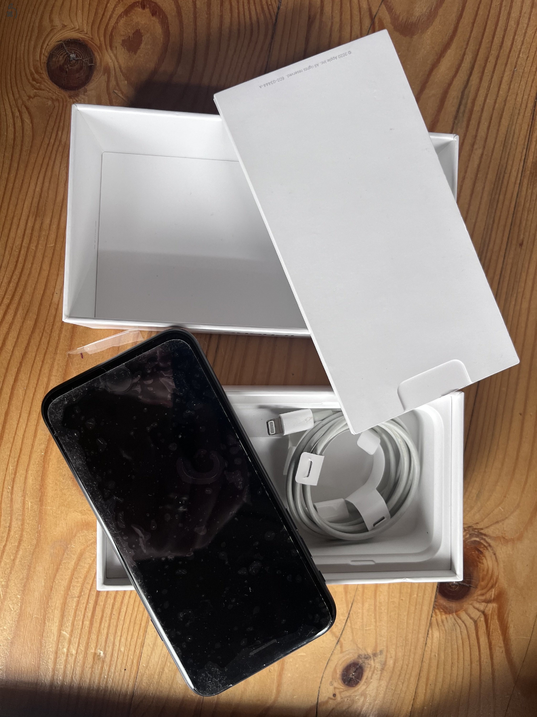 Hibátlan iPhone SE 2020 Black 128GB
