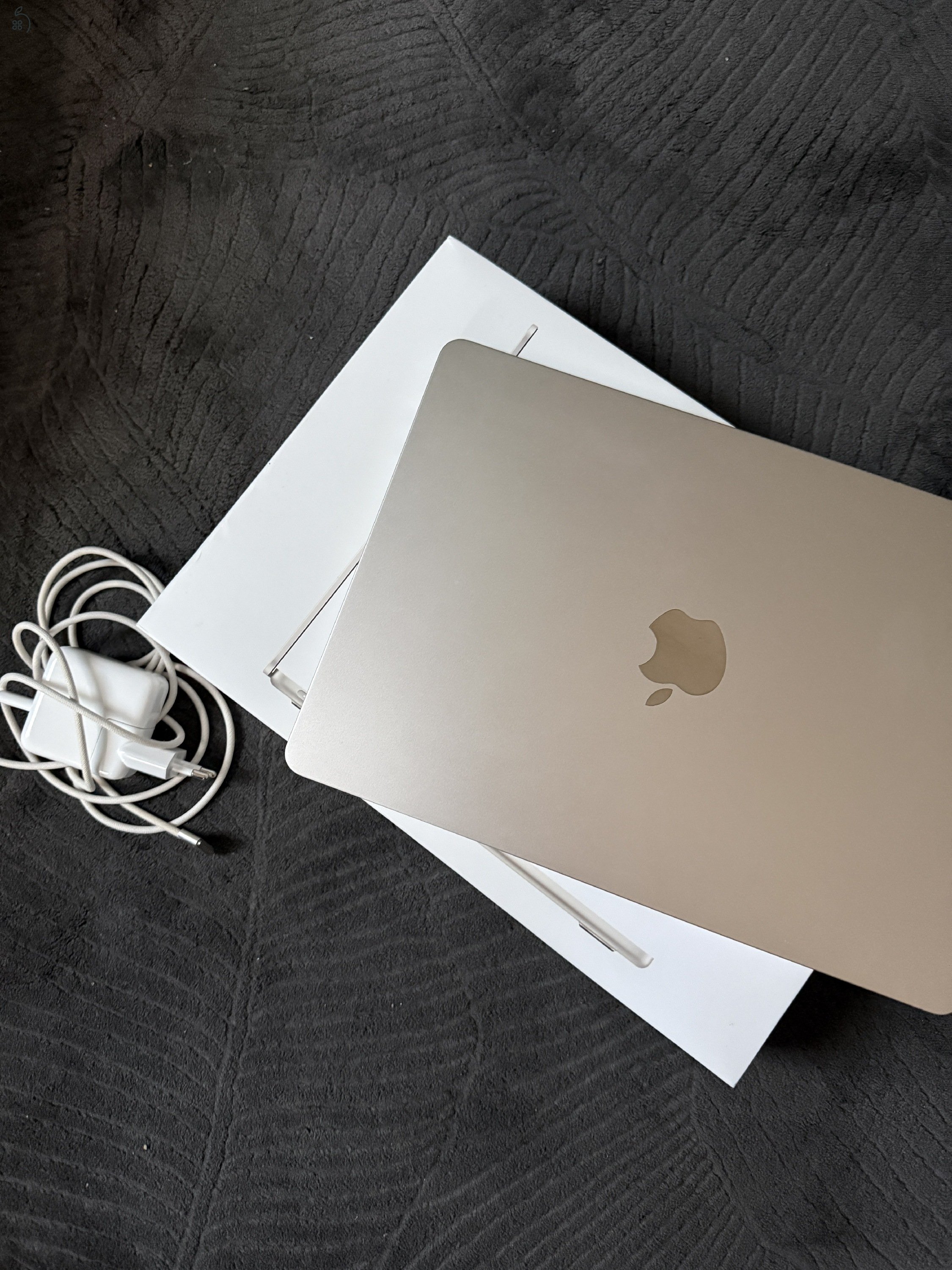 Apple Macbook Air 13 M2 csillagfény