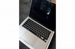 Apple Macbook Air 13 M2 csillagfény