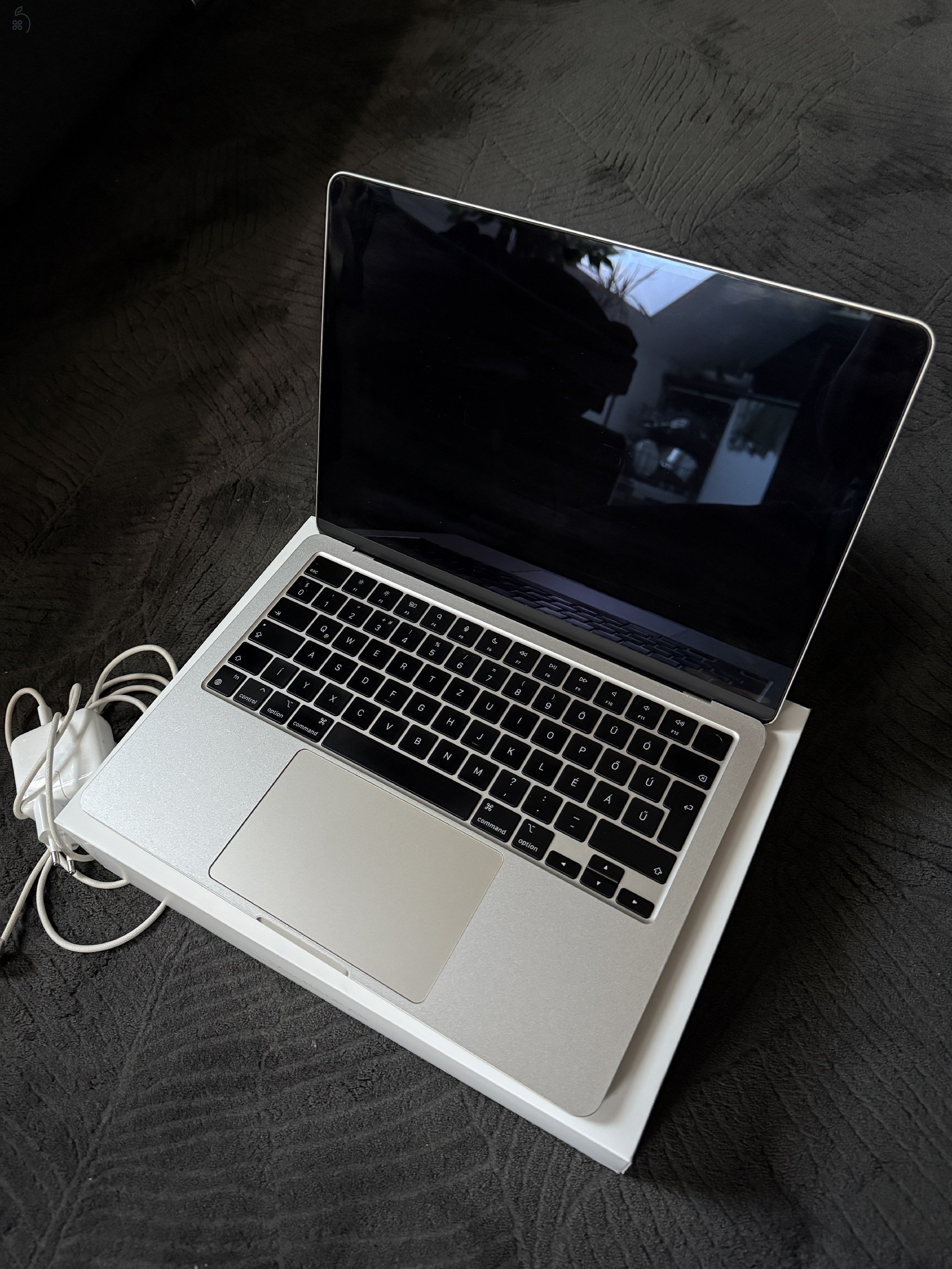 Apple Macbook Air 13 M2 csillagfény