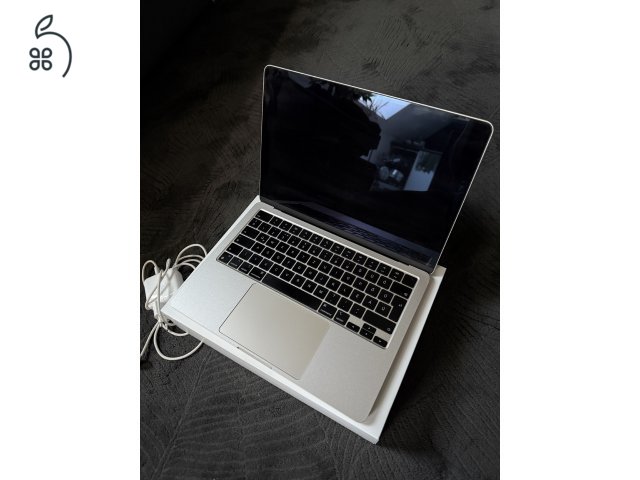 Apple Macbook Air 13 M2 csillagfény