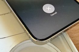 iPhone 14 Pro 256 GB ezüst, törött, hibás + bontatlan Spigen fólia, kábelek 