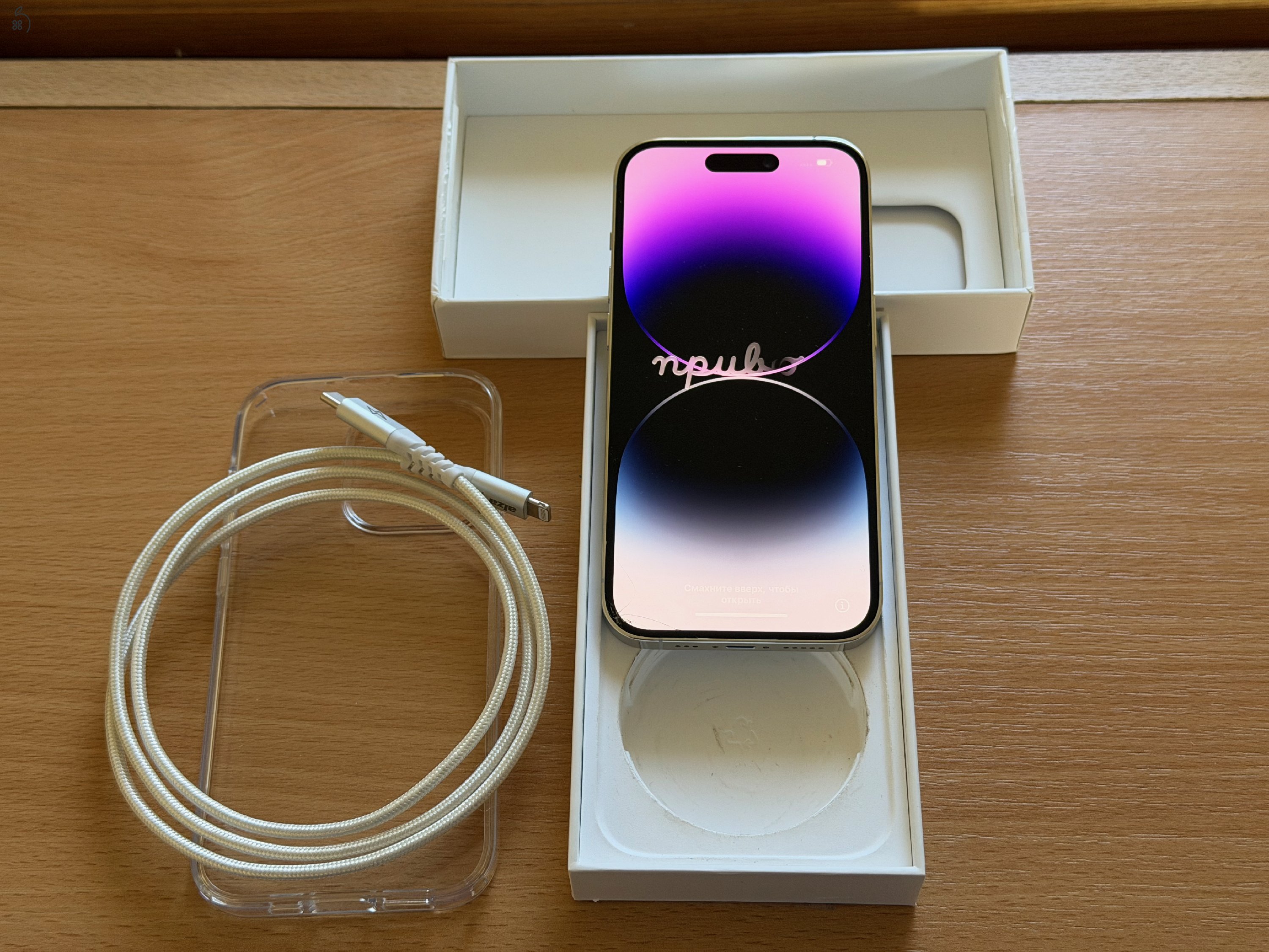 iPhone 14 Pro 256 GB ezüst, törött, hibás + bontatlan Spigen fólia, kábelek 