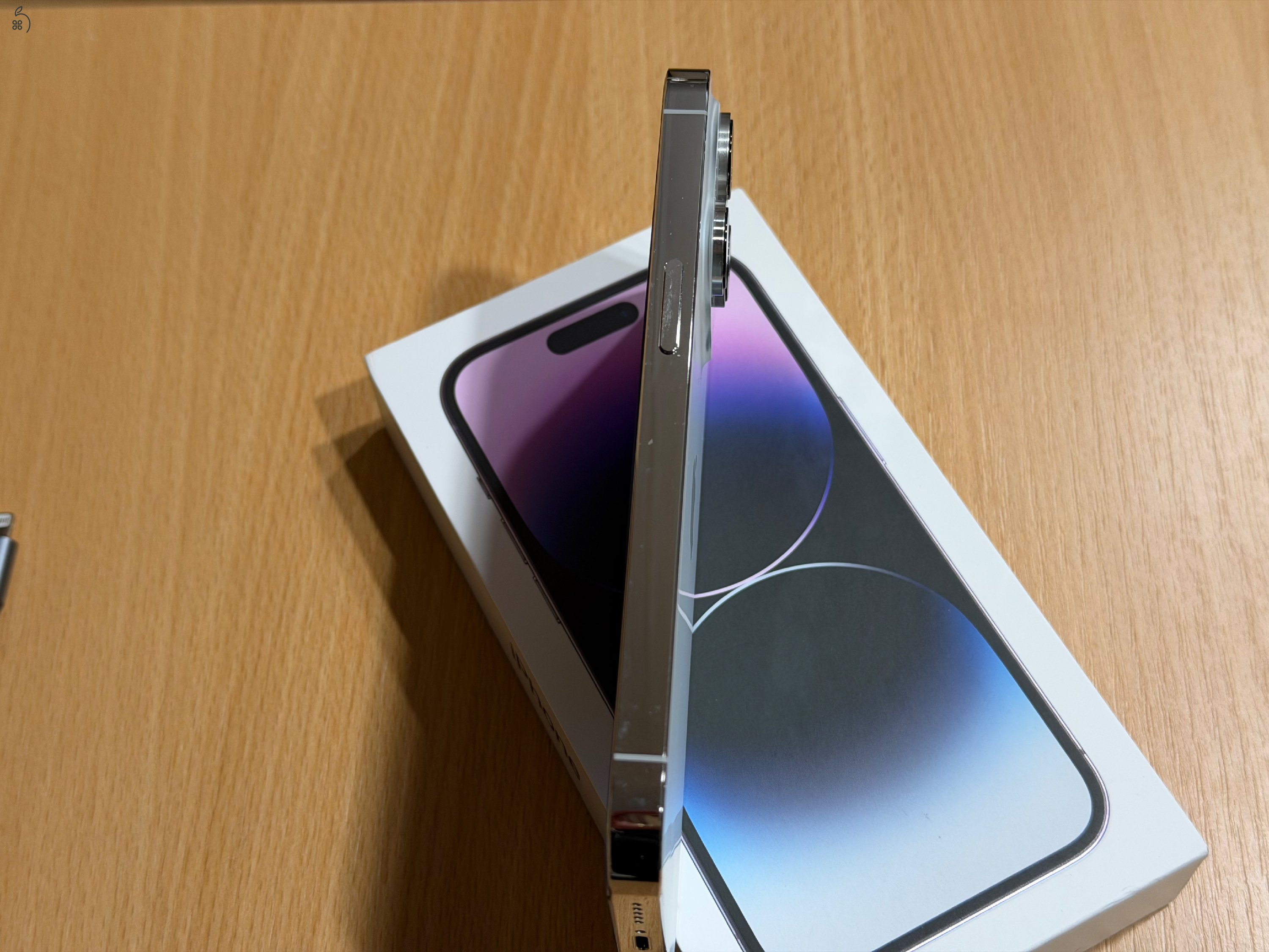 iPhone 14 Pro 256 GB ezüst, törött, hibás + bontatlan Spigen fólia, kábelek 