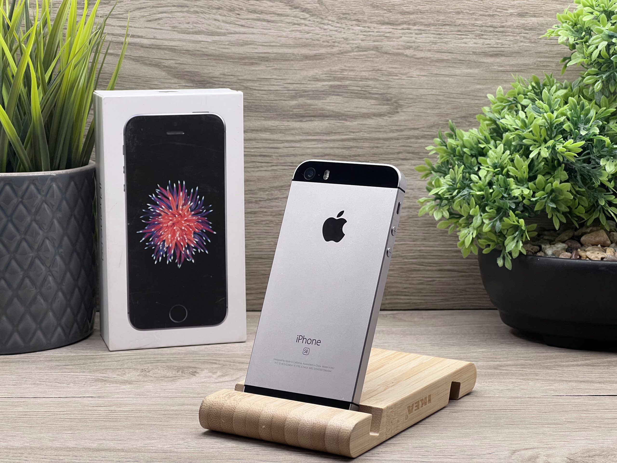 iPhone SE  2016 Space Gray 64GB 2 ÉV Garanciával 100%