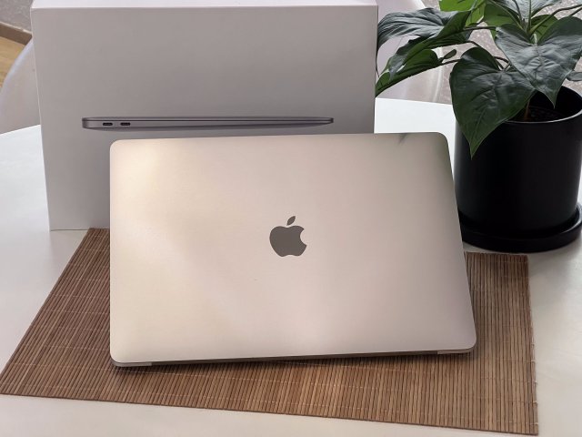 Hibátlan MacBook Air 2020 M1 Silver 13” 256GB 2 ÉV Garanciával