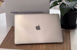 Hibátlan MacBook Air 2020 M1 Silver 13” 256GB 2 ÉV Garanciával