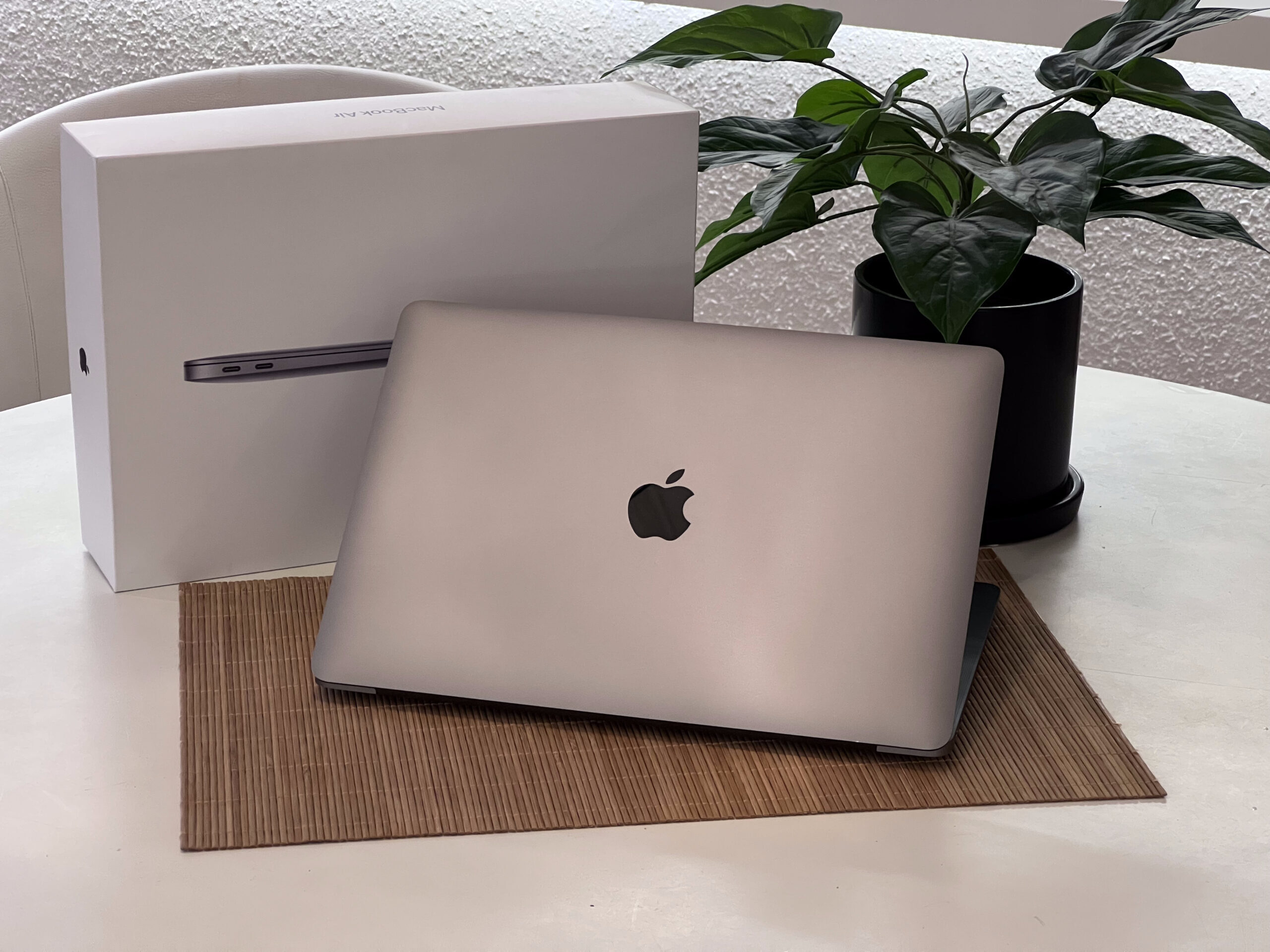 Hibátlan MacBook Air 2020 M1 Space Gray 13” 256GB 2 ÉV Garanciával