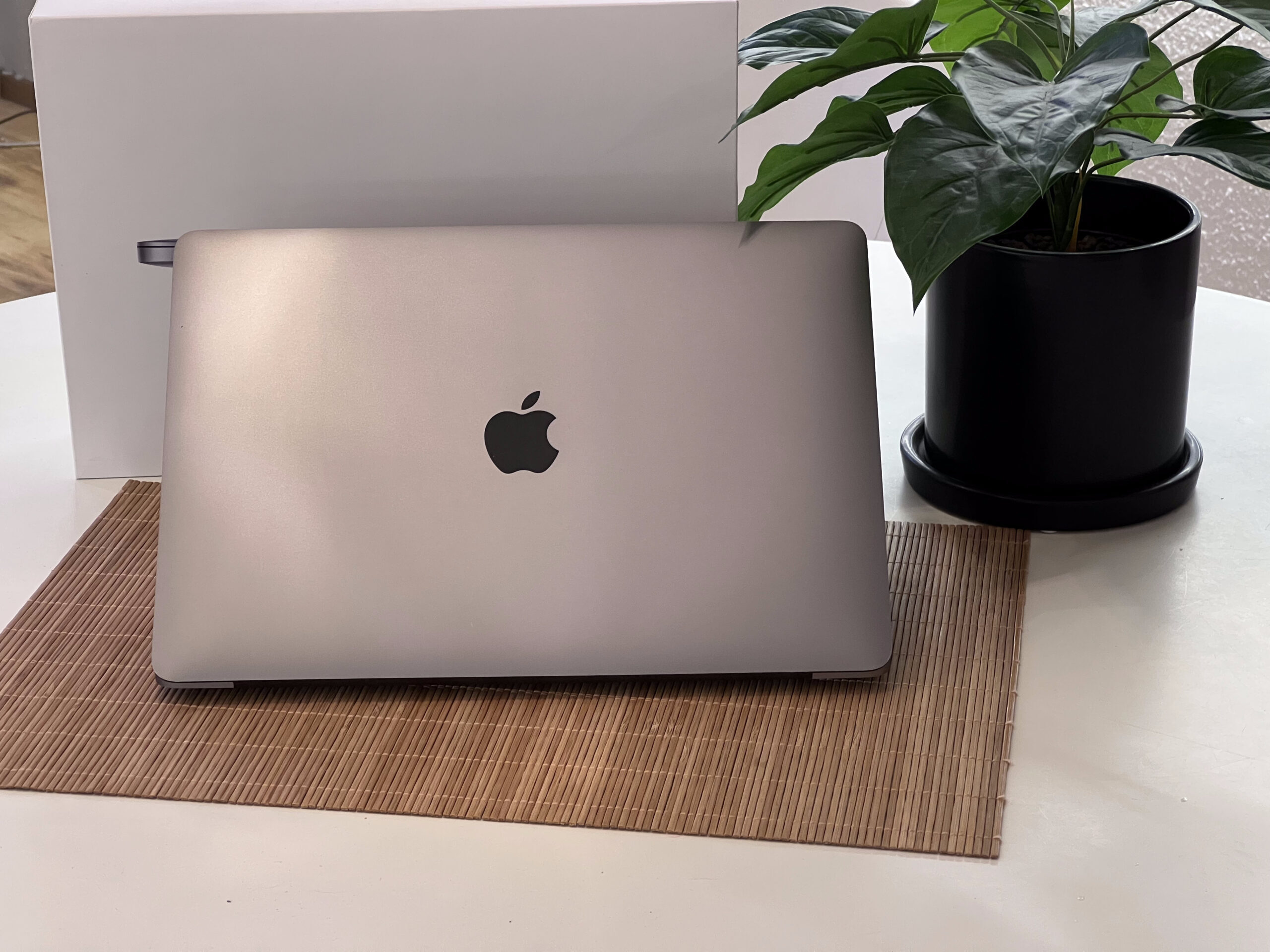 Hibátlan MacBook Air 2020 M1 Space Gray 13” 256GB 2 ÉV Garanciával