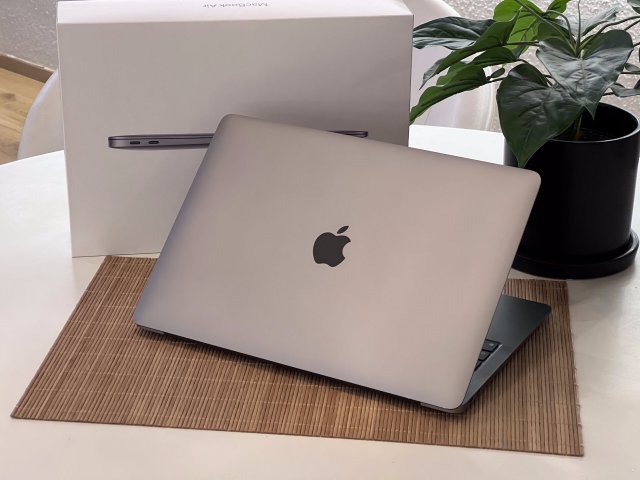 Hibátlan MacBook Air 2020 M1 Space Gray 13” 256GB 2 ÉV Garanciával