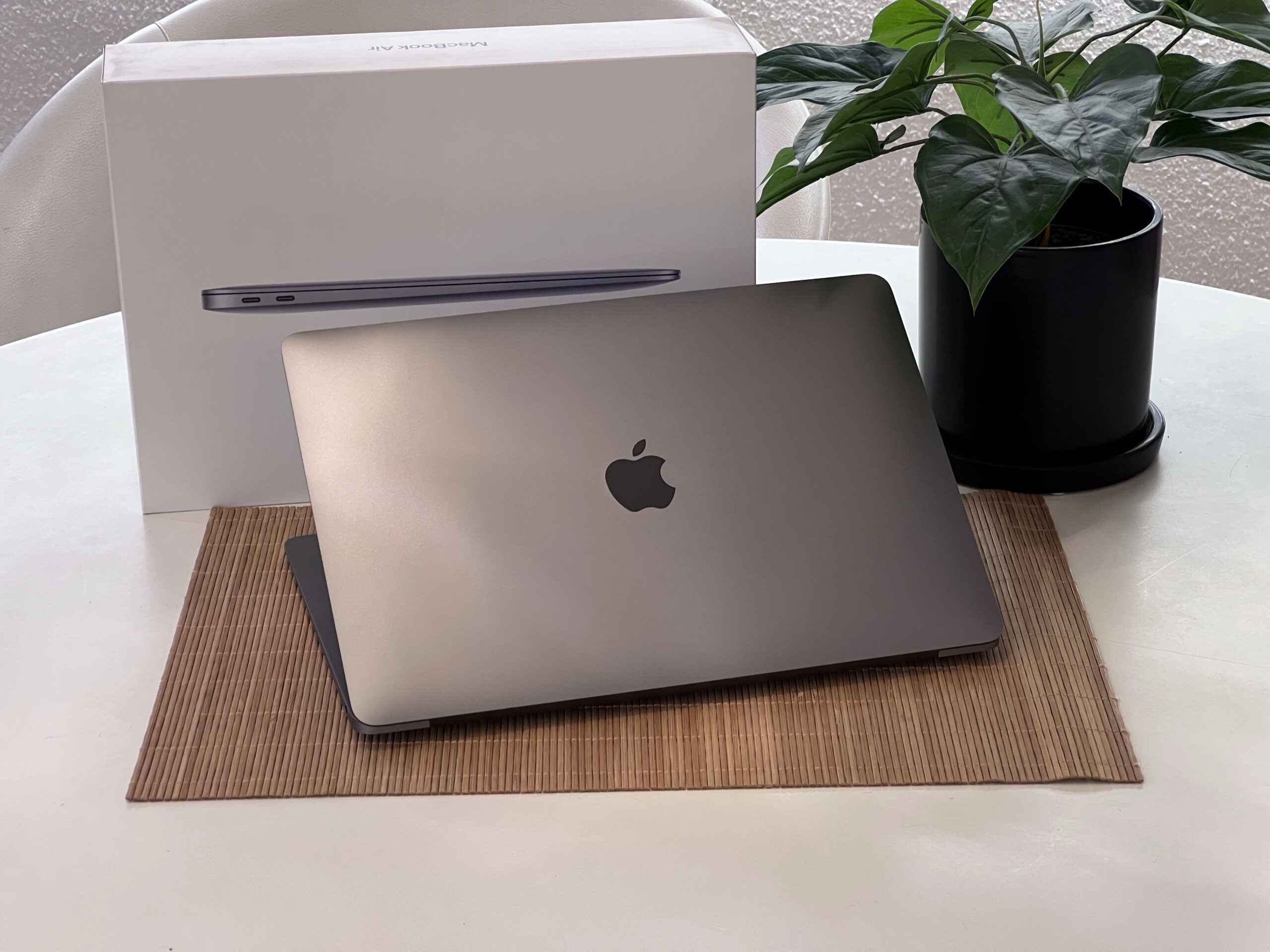 Hibátlan MacBook Air 2020 M1 Space Gray 13” 512GB 2 ÉV Garanciával